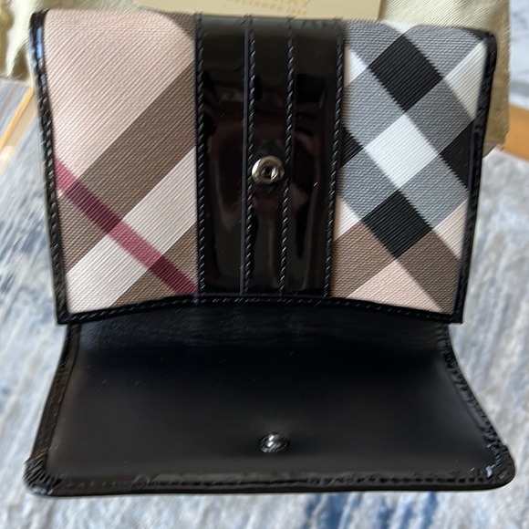 Burberry Wallet (new) - Picture 5 of 9